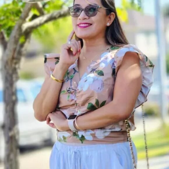 NWOT Express Top (size medium) - Picture 6 of 9